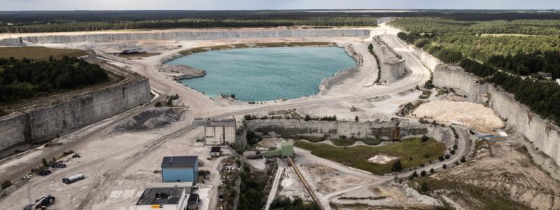 Karl Melander/TT: Cementas fabrik i Slite på Gotland har varit omdiskuterad senaste tiden. Arkivbild.